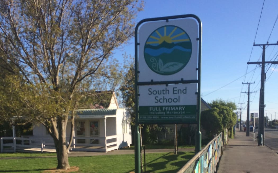 South End primary school in Carterton.