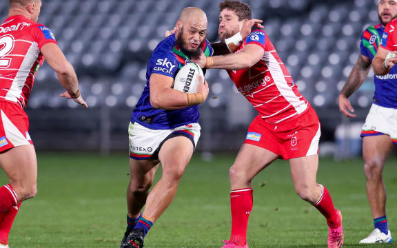 Leeson Ah Mau in possession in the Warriors' NRL match against the St George Illawarra Dragons at Central Coast Stadium, Gosford, NSW, Australia, Friday 2nd July 2021.