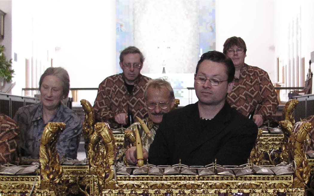 Gareth Farr and Jack Body in gamelan