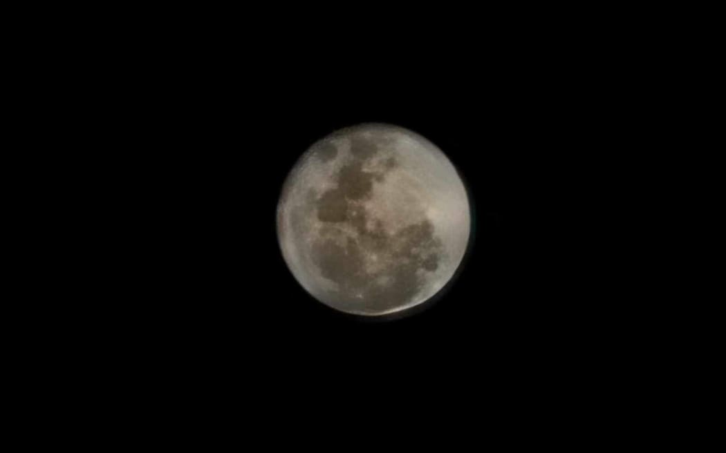 The super blue moon as seen from Manawahe in the Bay of Plenty.