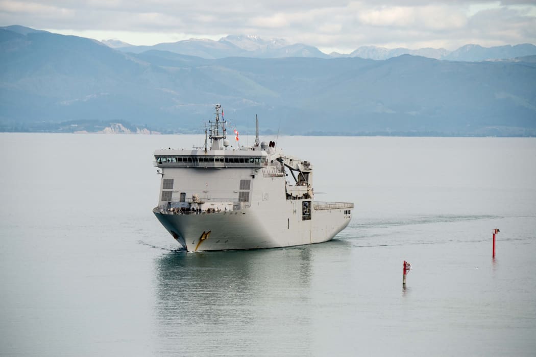 HMNZS Canterbury transits through The Cut on route to the Port of Nelson during Exercise Southern Katipo 2017.