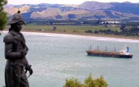 A statue of British explorer Captain James Cook taken in 2002 in Gisborne.