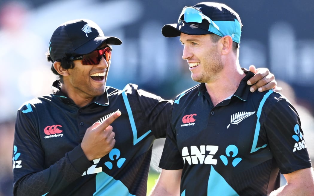 Black caps top cap