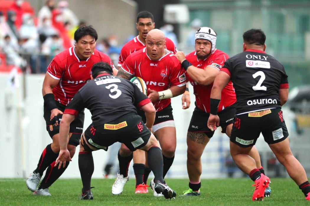 39 year old Nili Latu is still lacing his boots for Hino Red Dolphins in Japan.