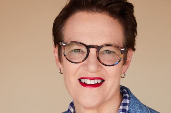 New Zealand writer Joanne Drayton