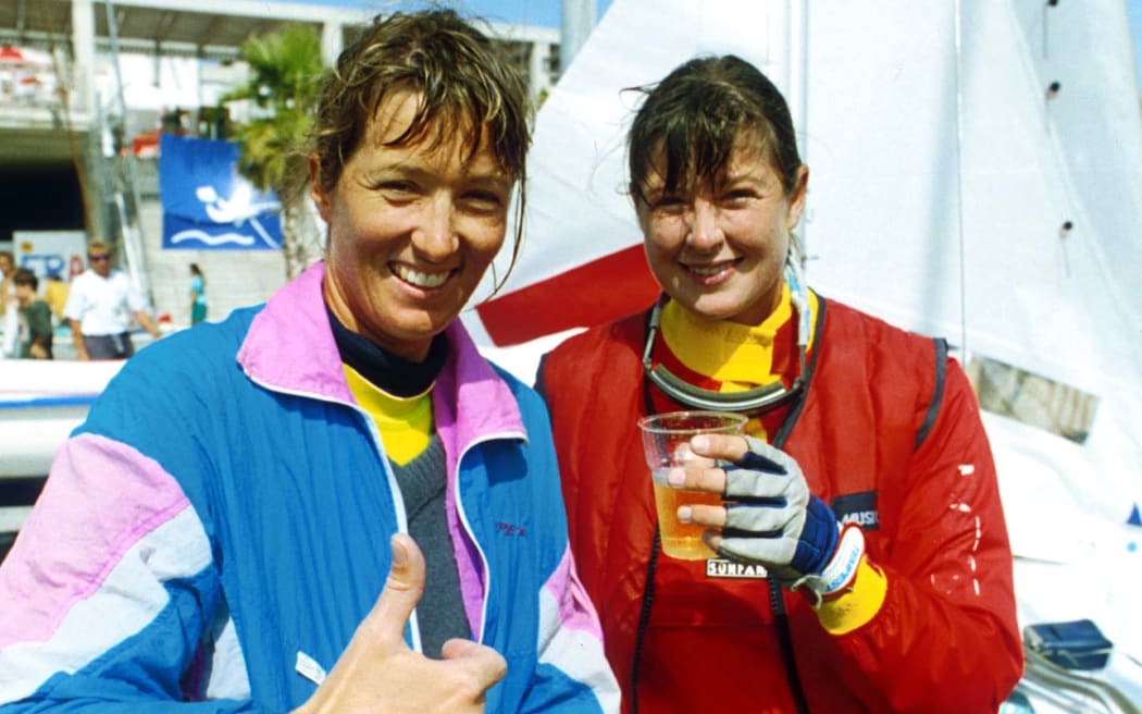 Leslie Egnot (right) with Jan Shearer at the Barcelona Olympic Games, 1992.