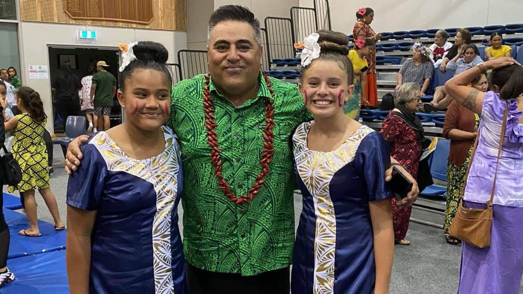 Geoff Muliaga Brown with his daughter (R) at the Marist College Fiafia night.
