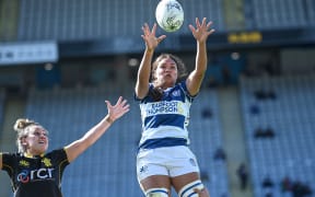 Maama Vaipulu of Auckland during a line-out.