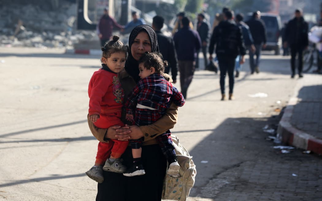 Palestinians Are Fleeing Their Homes In The Bureij Refugee Camp In The Central Gaza Strip Following An Evacuation Order, on December 26, 2023, Amid The Ongoing Conflict Between Israel And The Palestinian Militant Group Hamas.(Photo by Majdi Fathi/NurPhoto) (Photo by MAJDI FATHI / NurPhoto / NurPhoto via AFP)