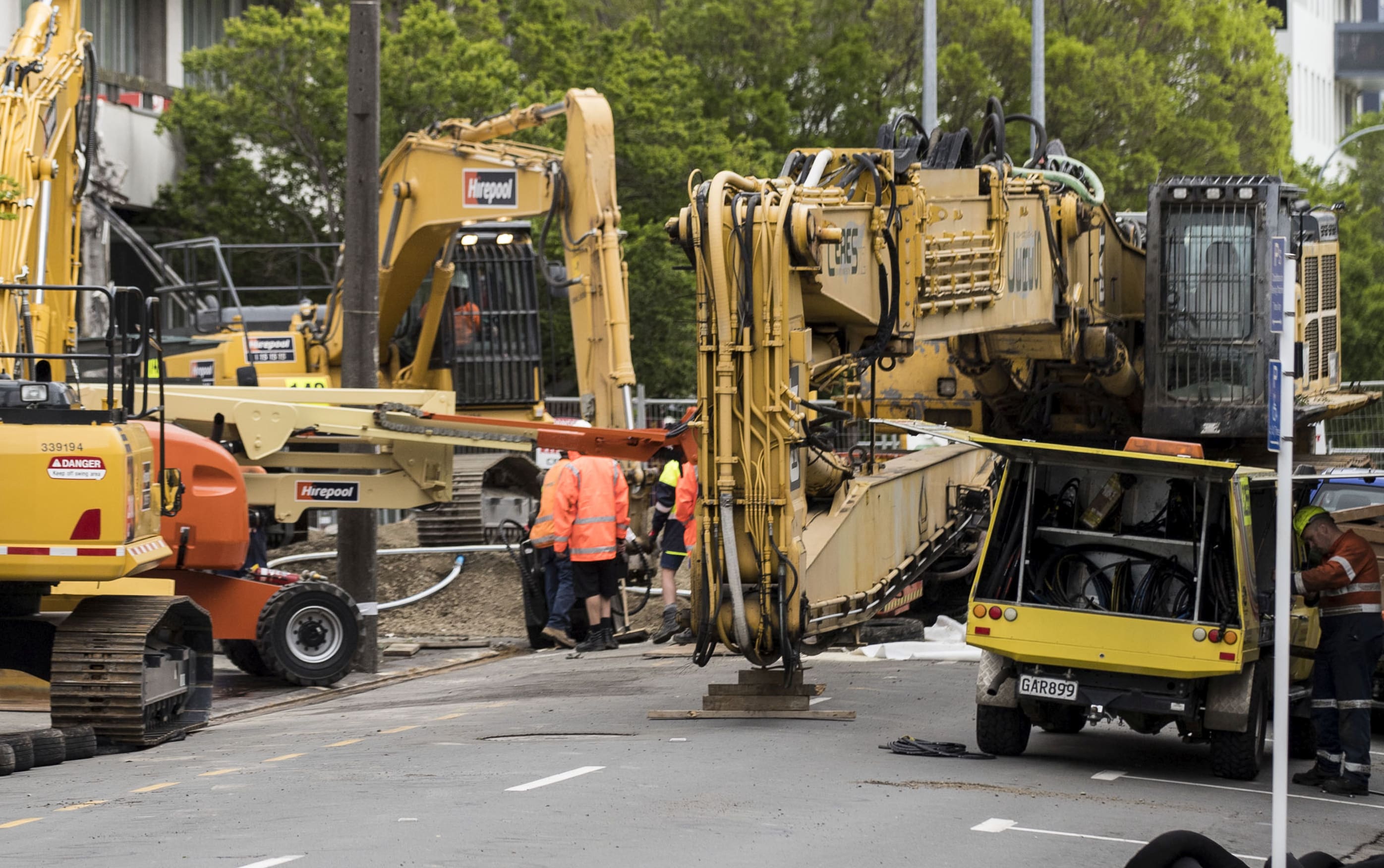 Construction vehicles at work on demolishing 61 Molesworth Street in central Wellington after it was damaged in the Kaikōura earthquake.