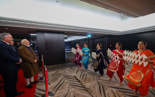Indian Prime Minister Narendra Modi met members of the Indian community at the Cordis Hotel in Auckland after arriving on Friday evening.