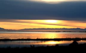 Te Waihora/Lake Ellesmere is New Zealand’s fifth largest lake, its largest coastal lagoon, and an internationally recognised wetland.