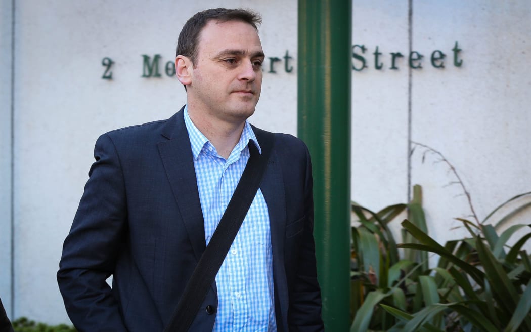 Lecretia Seales' husband, Matt Vickers, walking into High Court.