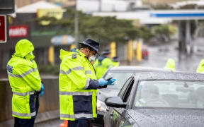 Covid-19: Police set up a checkpoint at Mercer to stop non-essential travel in and out of Auckland.