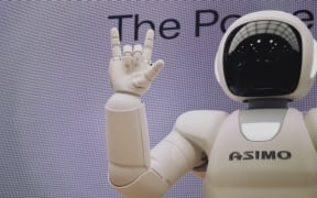 Robot wave