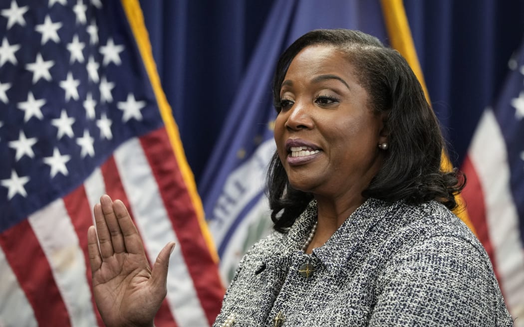 WASHINGTON, DC - MAY 23: Lisa Cook takes the oath of office to serve as a member of the Board of Governors at the Federal Reserve System during a ceremony at the William McChesney Martin Jr. Building of the Federal Reserve May 23, 2022 in Washington, DC. Cook becomes the first Black woman to serve as a governor on the Federal Reserve Board.   Drew Angerer/Getty Images/AFP (Photo by Drew Angerer / GETTY IMAGES NORTH AMERICA / Getty Images via AFP)