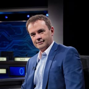 Tom Conroy, Cue TV