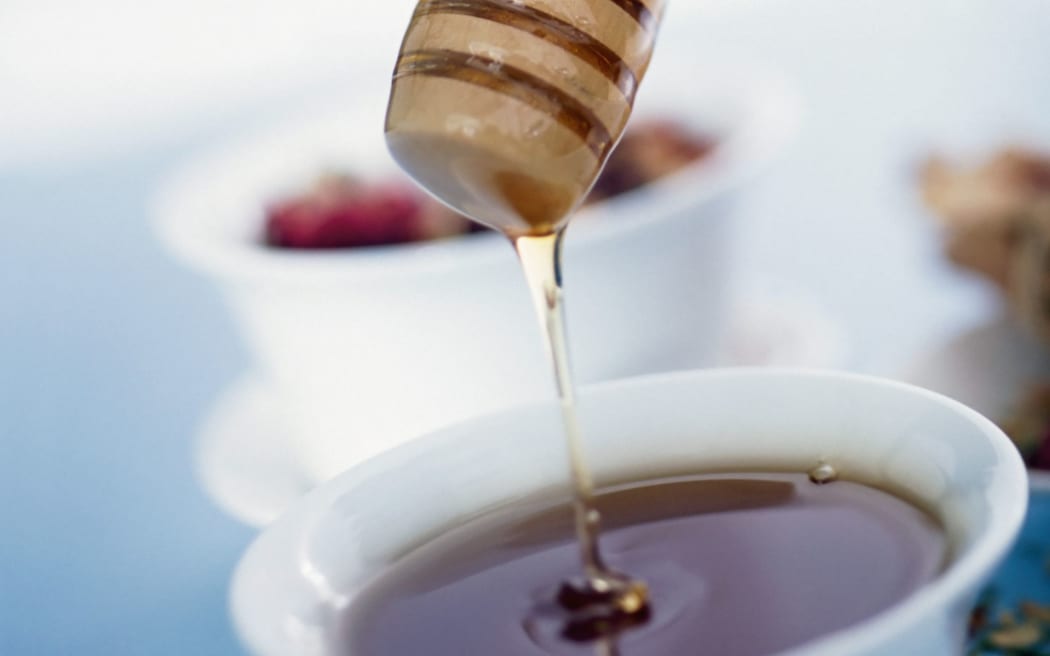 honey and container