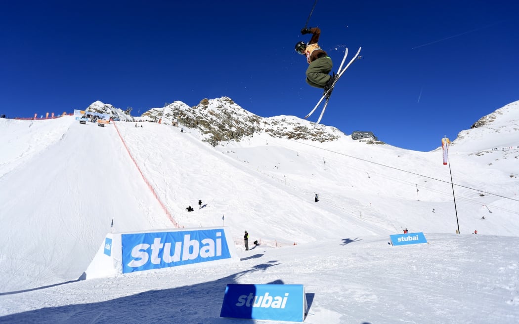 S_Image_Two_Ruby_Star_Andrews_in_action_in_Stubai_Credit_Buchholz_FIS_Freestyle_jpg

Ruby Star Andrews in action in Stubai, Austria.