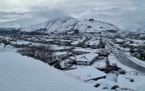 Snow at Lake Hayes Estate in Queenstown.