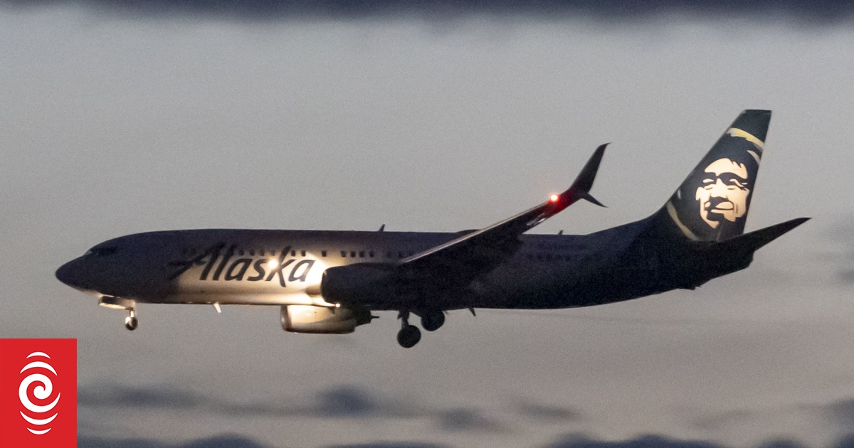 Off-duty pilot accused of trying to crash Alaska Airlines jet cites breakdown - Vimarsana News