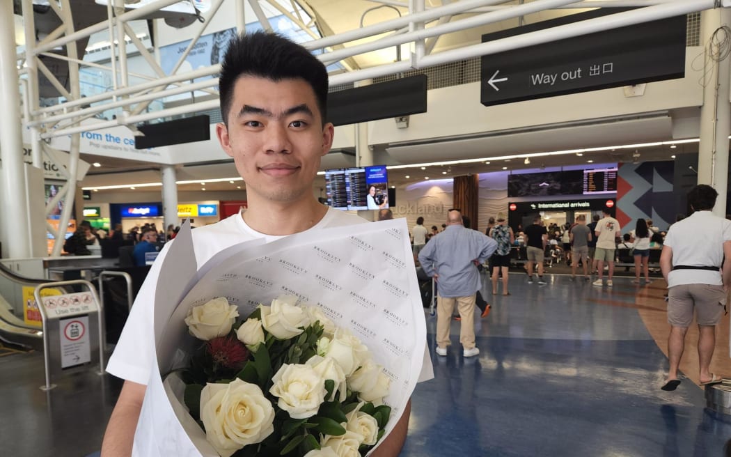 Leo was at Auckland Airport on 24 December, 2022, waiting to see his girlfriend after 450 days apart.