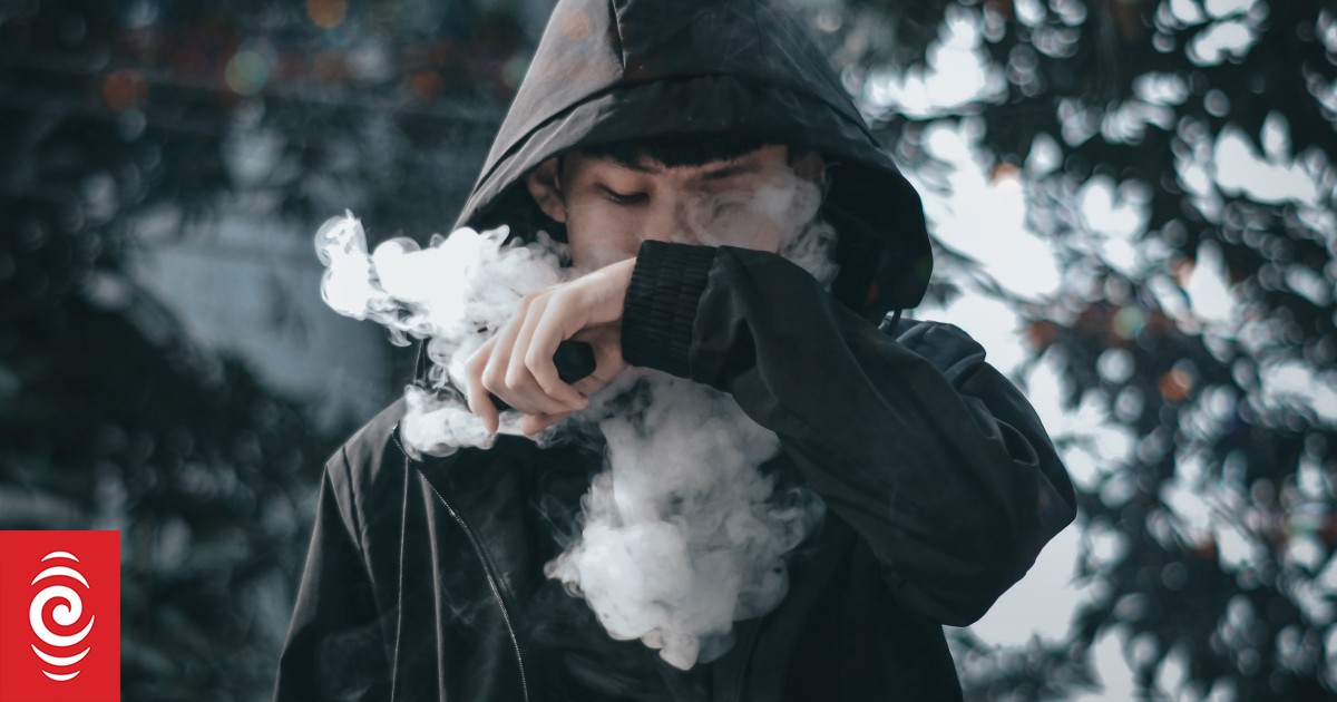 Our rangatahi deserve better': Experts urge vape shop restrictions to  address 'epidemic' | RNZ News