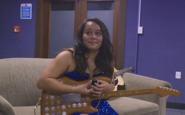 Hamilton teacher Amy Maynard wins 2024 Gold Guitar Award | RNZ