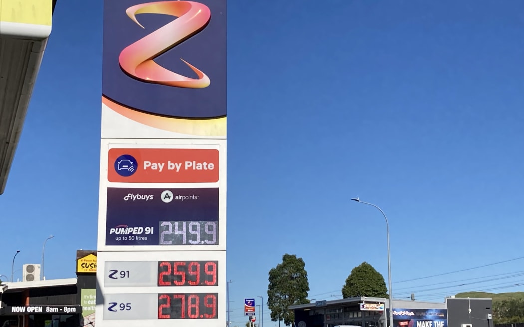 Fuel prices at Z, Lunn Ave, 14 June 2023.