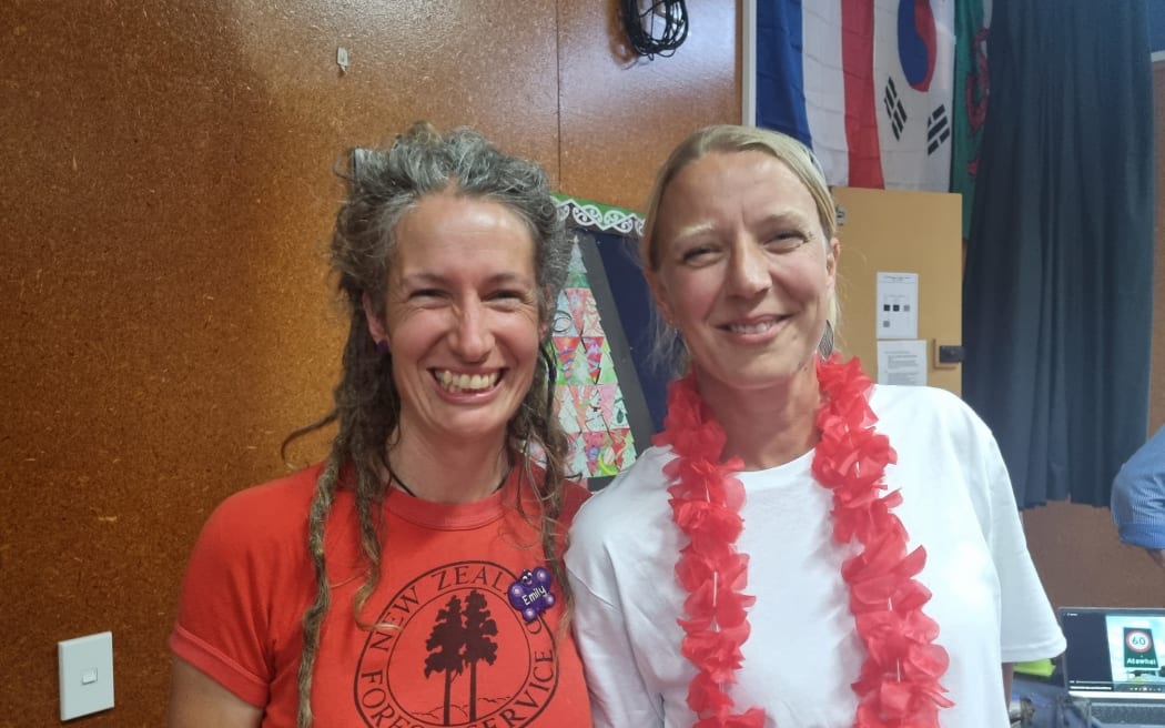 Emily Osbourne and Femke Meinderts of_Parents for Active Transport Atawhai