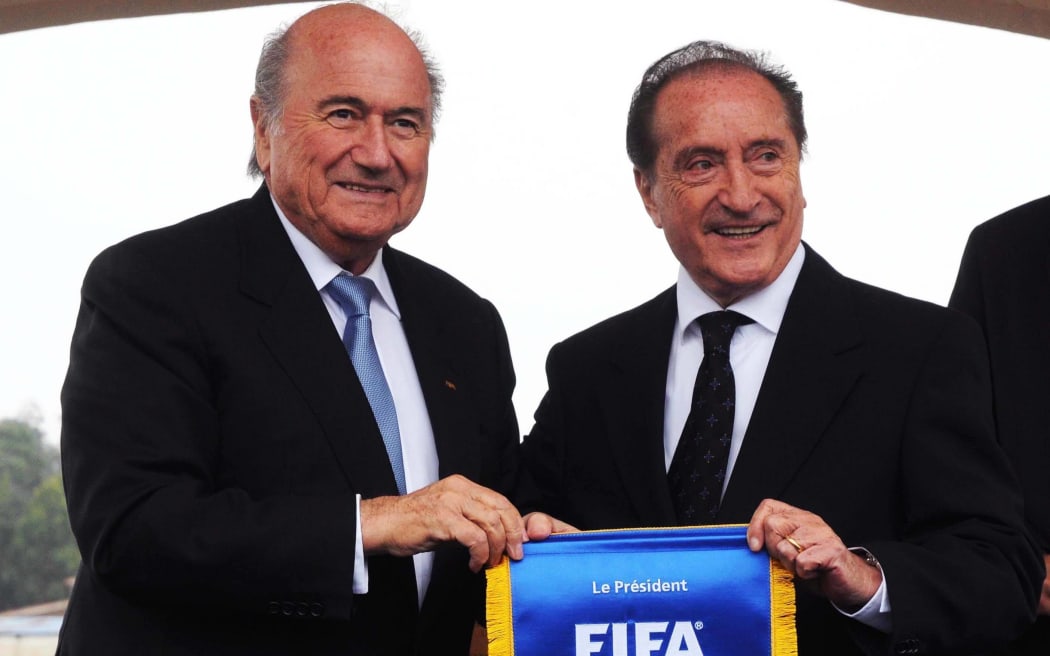 Eugenio Figueredo (R) with suspended FIFA president Sepp Blatter (L)