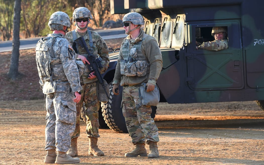 US soldiers stand guard during a joint medical evacuation exercise at a South Korean Army hospital in Goyang, northwest of Seoul. (File photo)