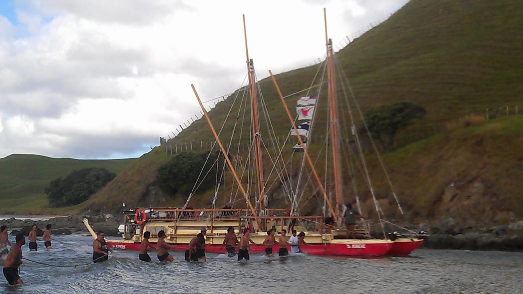 Te Aurere returning to Doubtless Bay.