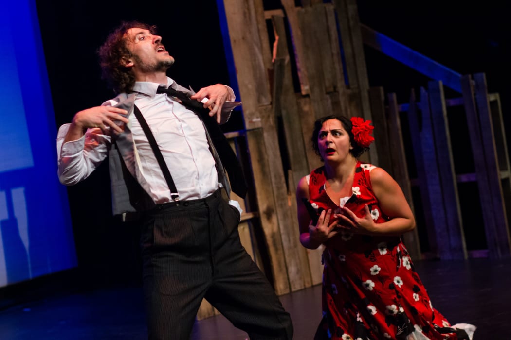 Daniel Fernandes Gonzales and Adriana Yianacou in Ay Carmela.