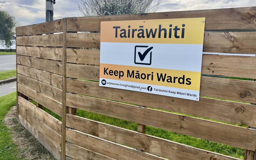 Some Gisborne residents had "Keep Māori Wards" signs on their fences in the lead up to the Māori ward referendum.