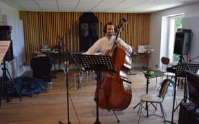 Will Cravy records 'Tectonics' in Nova-Musica Studio