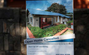 Open home cancelled sign