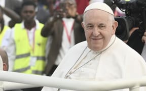 Pope Francis arrives by popemobile for the holy mass at the John Garang Mausoleum in Juba, South Sudan, on February 5, 2023. - Pope Francis wraps up his pilgrimage to South Sudan with an open-air mass on February 5, 2023 after urging its leaders to focus on bringing peace to the fragile country torn apart by violence and poverty. The three-day trip is the first papal visit to the largely Christian country since it achieved independence from Sudan in 2011 and plunged into a civil war that killed nearly 400,000 people.