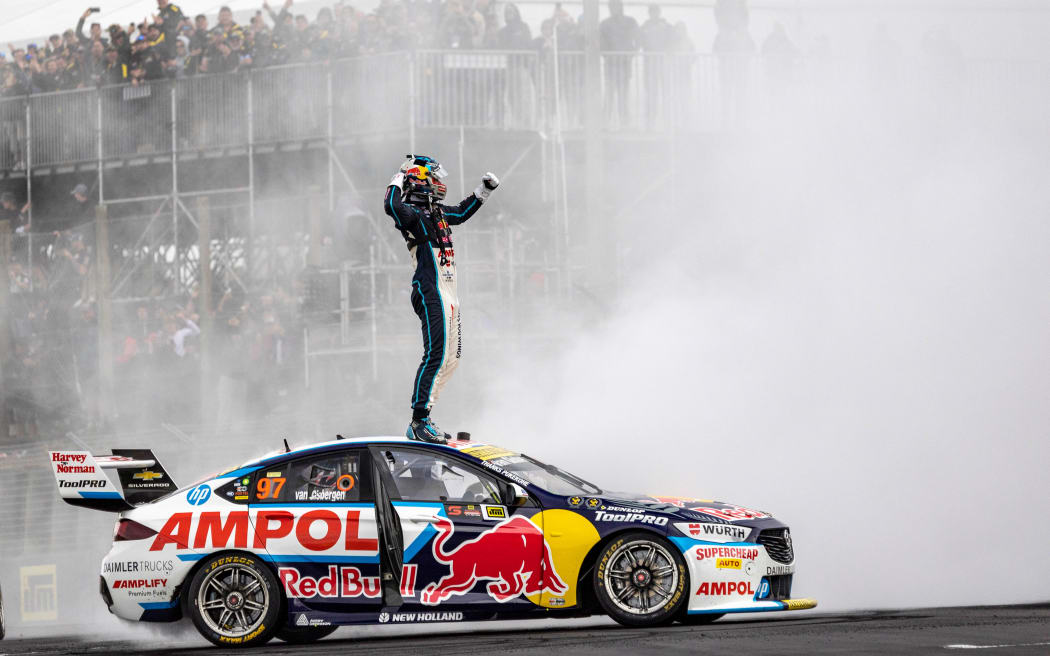 New Zealand driver Shane van Gisbergen wins the last ever race at Pukekohe.