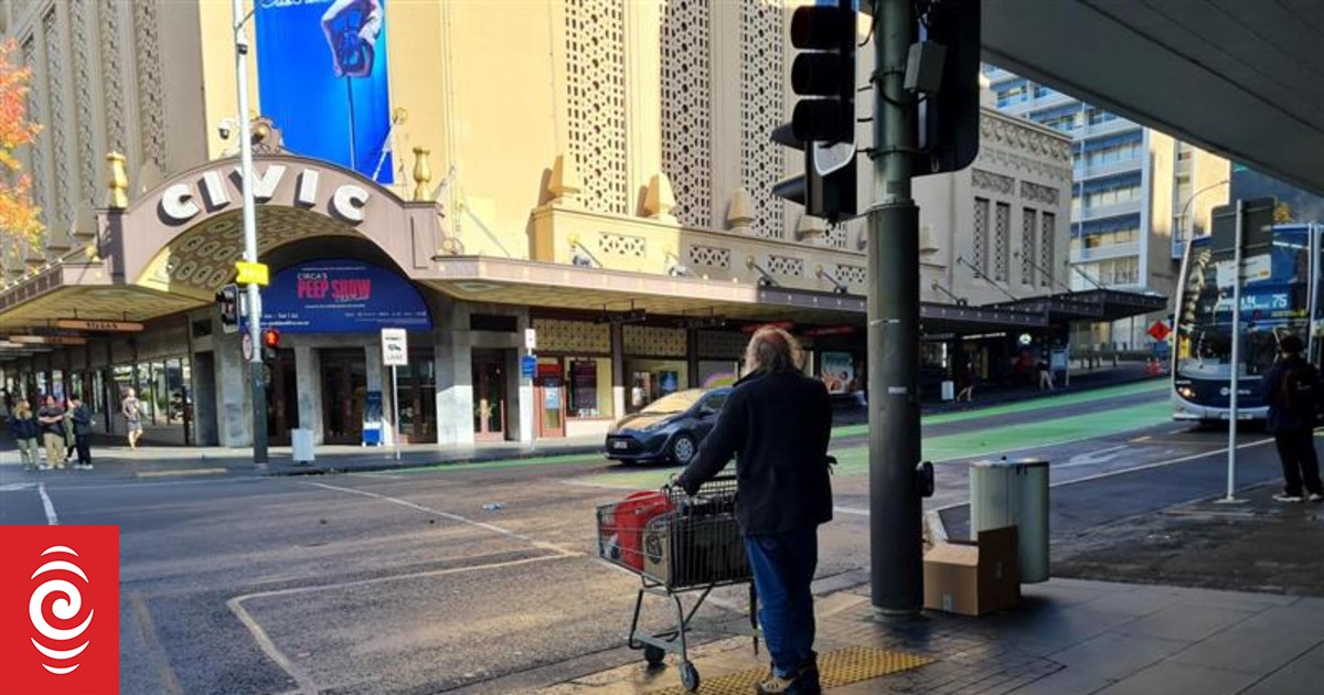 政府有意设置禁令，禁止在奥克兰市中心露宿街头