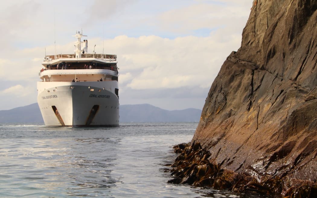 The Coral Adventurer ran aground on Saturday near Papua New Guinea's second-largest city, Lae. (Supplied: Coral Expeditions/Facebook)