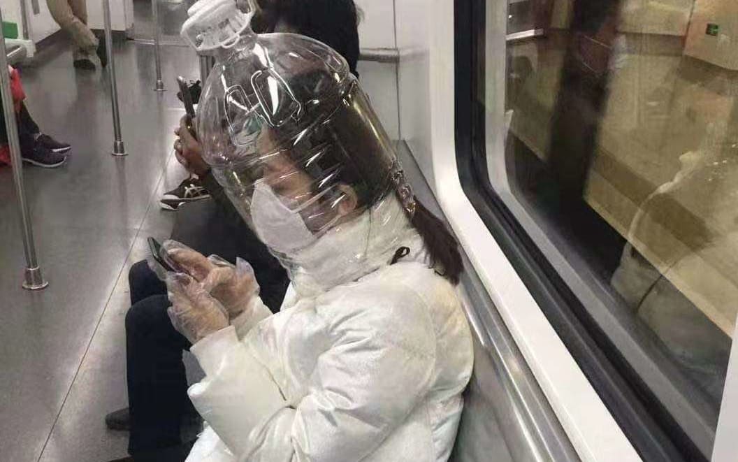 Chengdu train passenger wearing safety protection