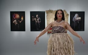 Frankie Adams starring in 'Teine Sā'.