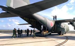 Japanese military aircraft delivers aid to fight dengue in the Marshall Islands