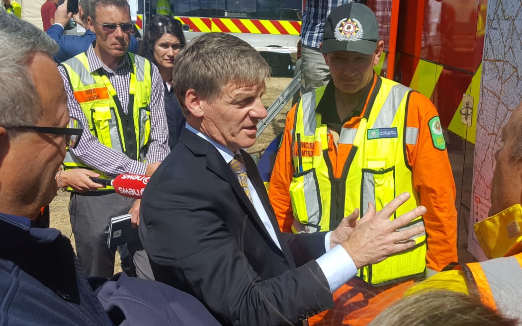 English gets fire briefing at forward command Centre, Old Tai Tapu Road