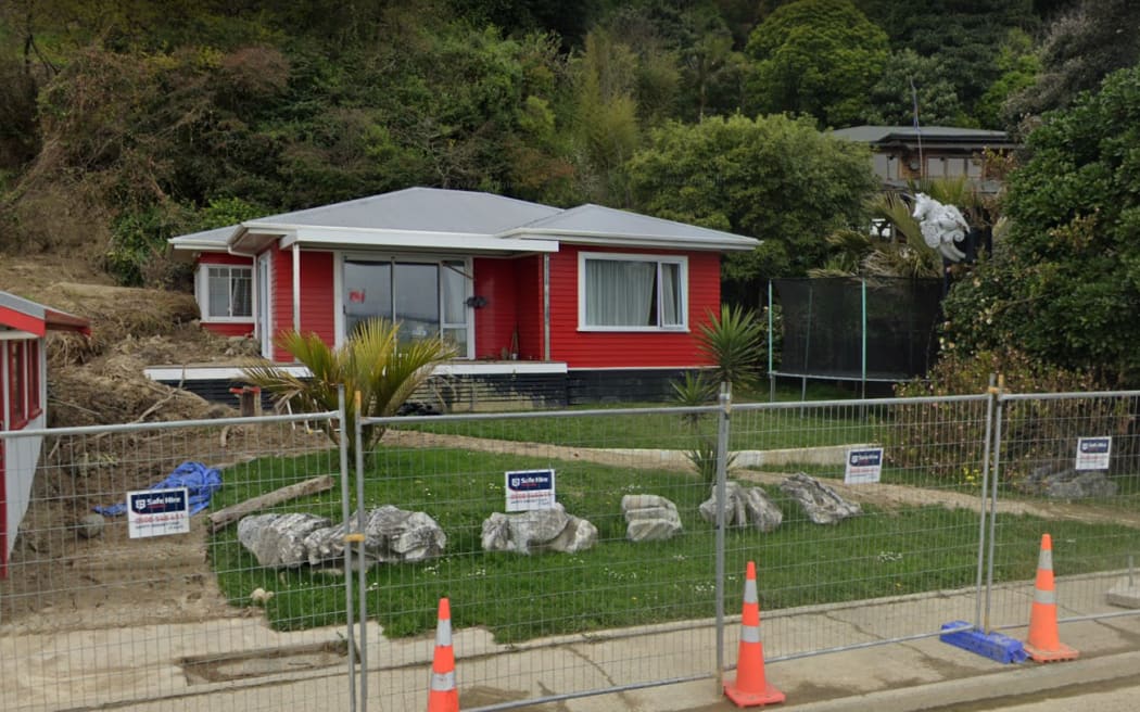 A  unicorn sculpture has been stolen from an iconic Rocks Road house. The property can be seen in September 2022, after it was red-stickered, with the unicorn figurehead still overlooking the house in the top-righ