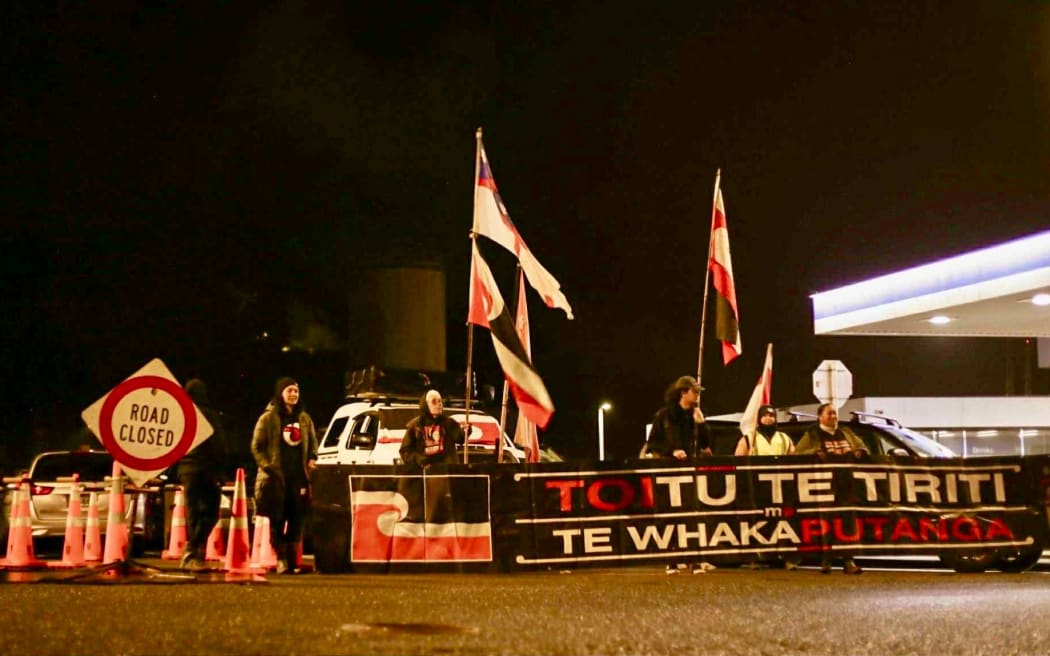 Gisborne Hapū Ngati Oneone blocked Hirini Street on Wednesday morning between 5.15 and 7 am as part of their latest move to reclaim ancestral lands.
