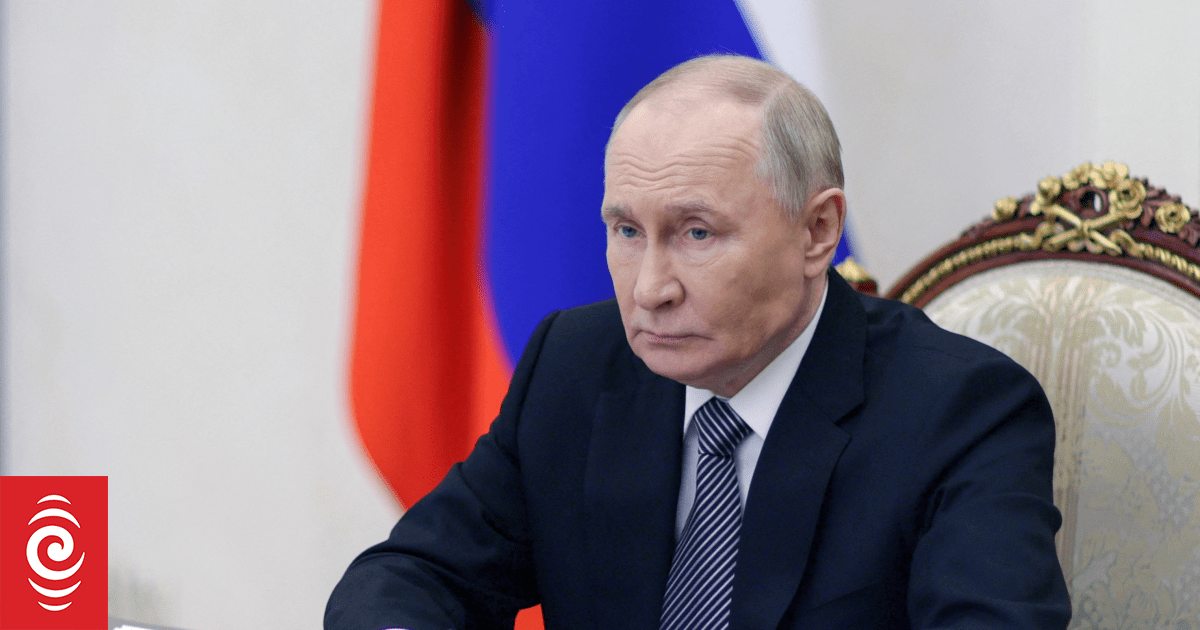 Putin speaks to Israel, Iran leaders to help 'de-escalate': Kremlin
