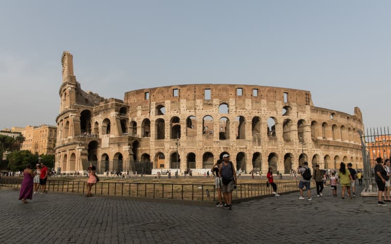 Italy's Colosseum closes after worker dies in accident | RNZ