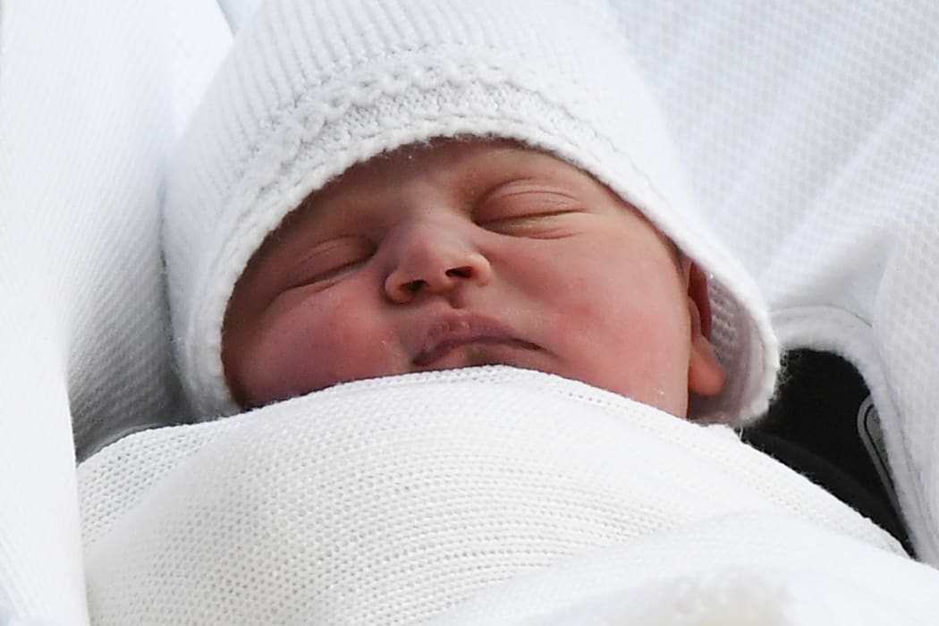 The new baby boy has been taken home by the Duke and Duchess of Cambridge.